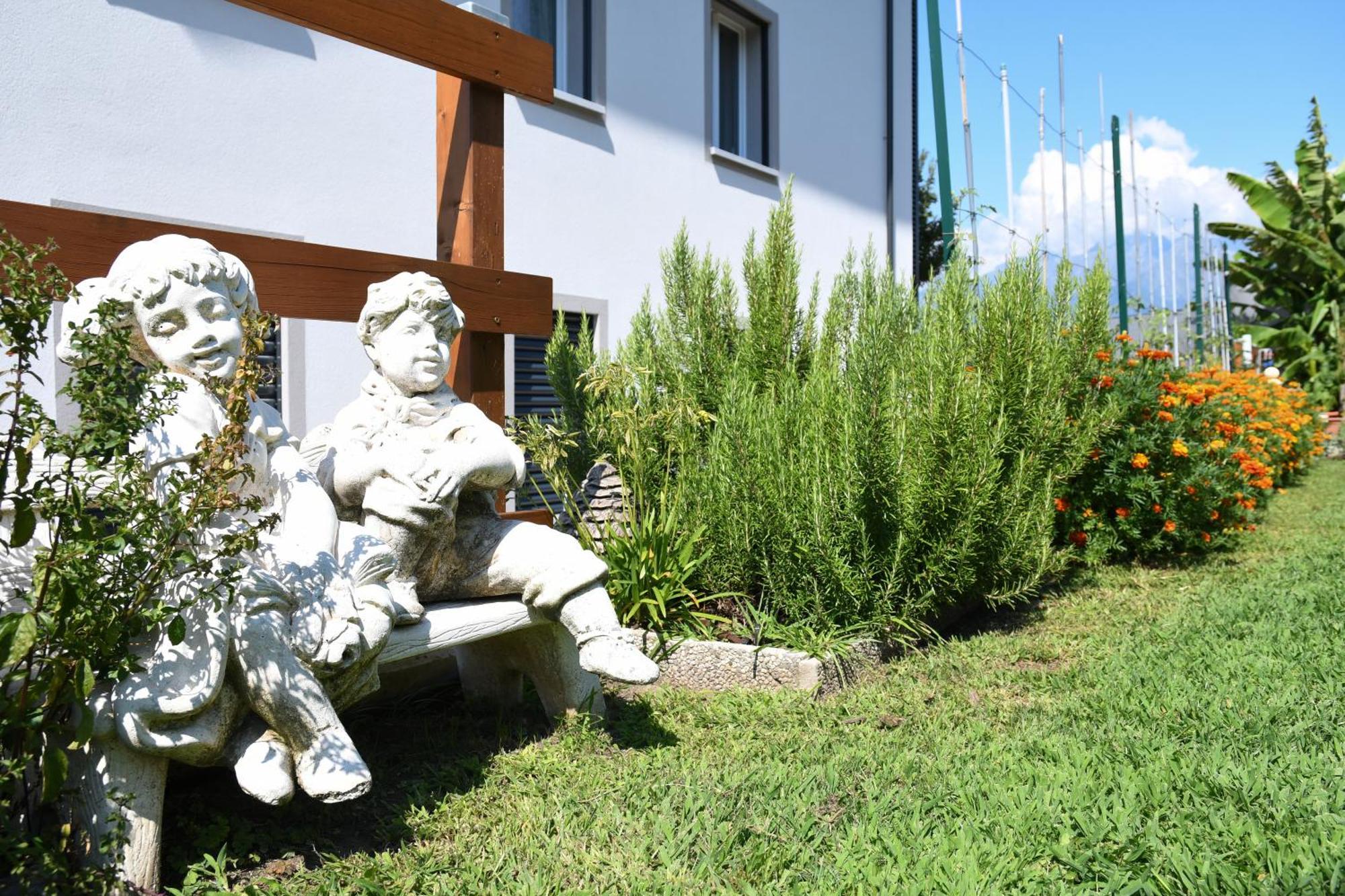 Il Giardino Dei Ciliegi Apartment Colico Ngoại thất bức ảnh