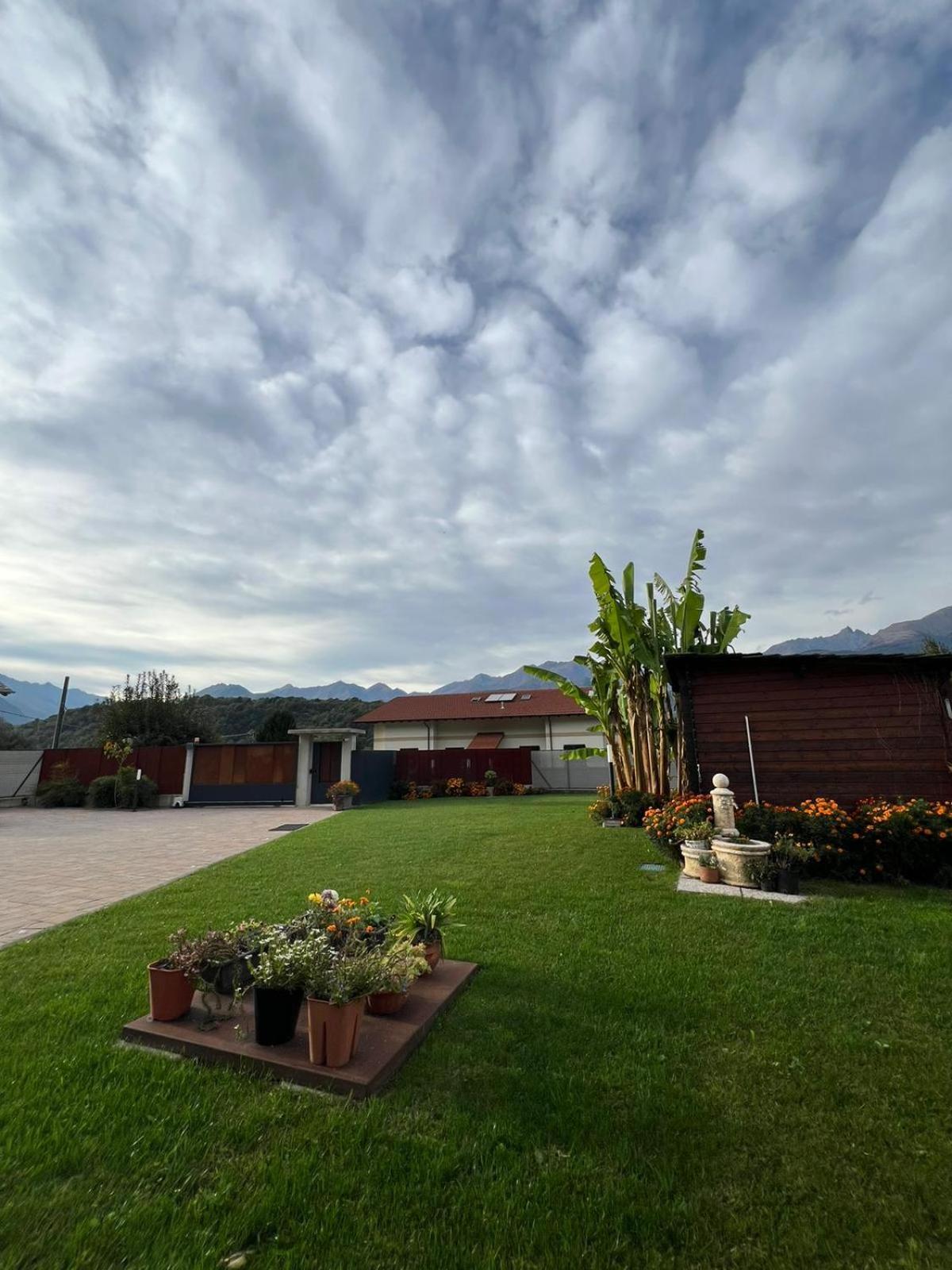 Il Giardino Dei Ciliegi Apartment Colico Ngoại thất bức ảnh